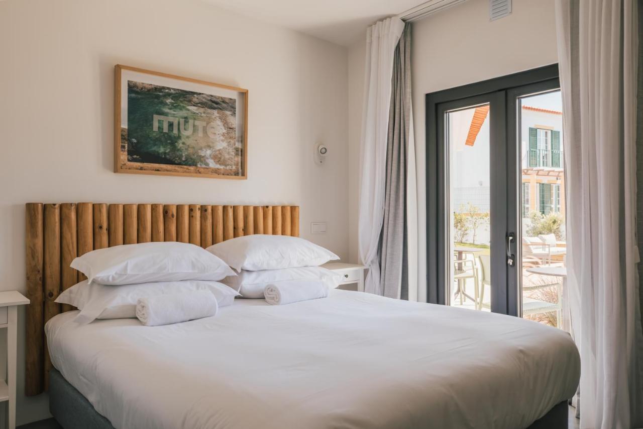 Mute Hostel ポルト・コーヴォ エクステリア 写真